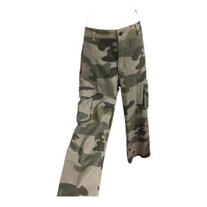 Guess light olive mateo camo print soft khaki Tinny cargo pants size Medium new